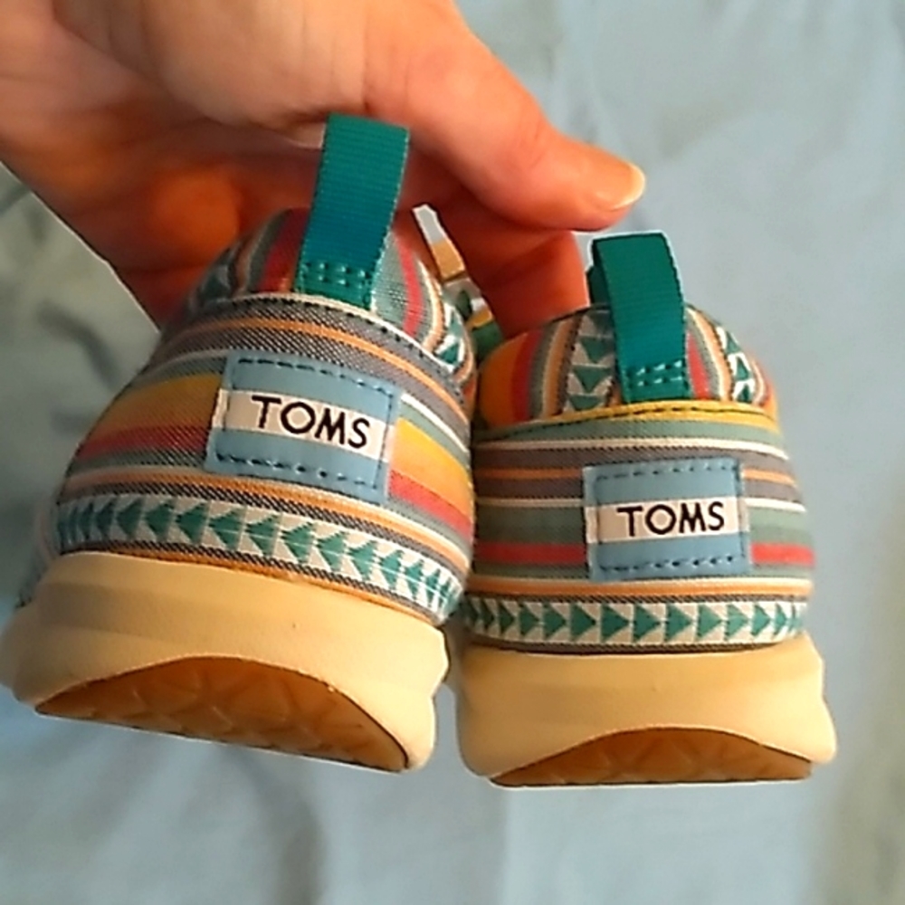 😃🌹🌻💙🧡Women's Toms striped shoes size 7.5. Very good condition!😃🌹🌻💙🧡 - Picture 5 of 8